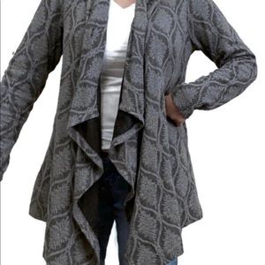 Bobeau One Botton Wrap Cardigan, Gray Print, Size L